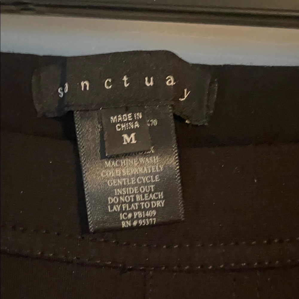 Sanctuary Black Skinny Pants - Picture 2 of 3